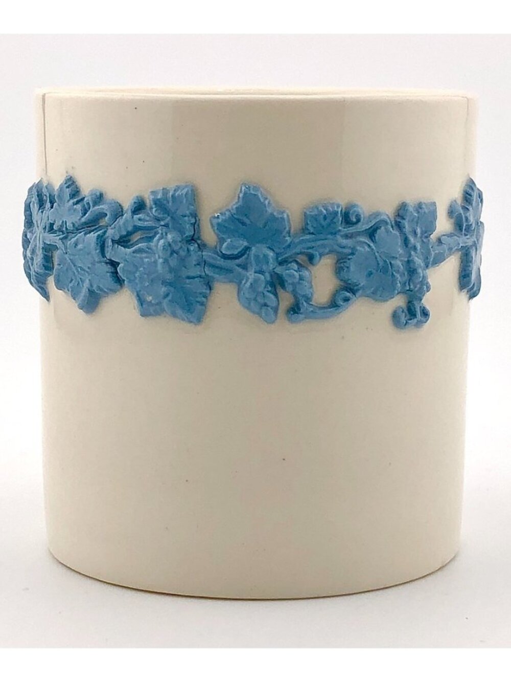 Wedgwood Etruria Barlaston Queens Ware Lavender Blue Toothpick Cigarette Holder